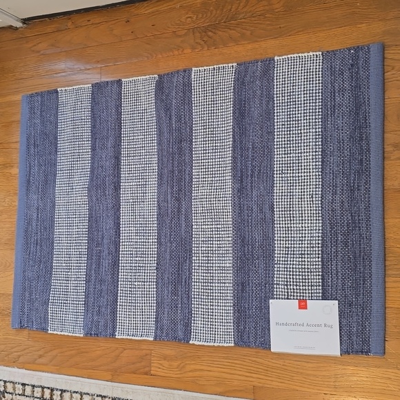 SULLIVAN COLLECTION HANDCRAFTED BLUE STRIPES ACCENT RUG SIZE 24" x 36" - Picture 9 of 13